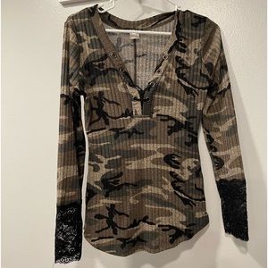Venus Camo Lace-up Long Sleeve Top Sz S